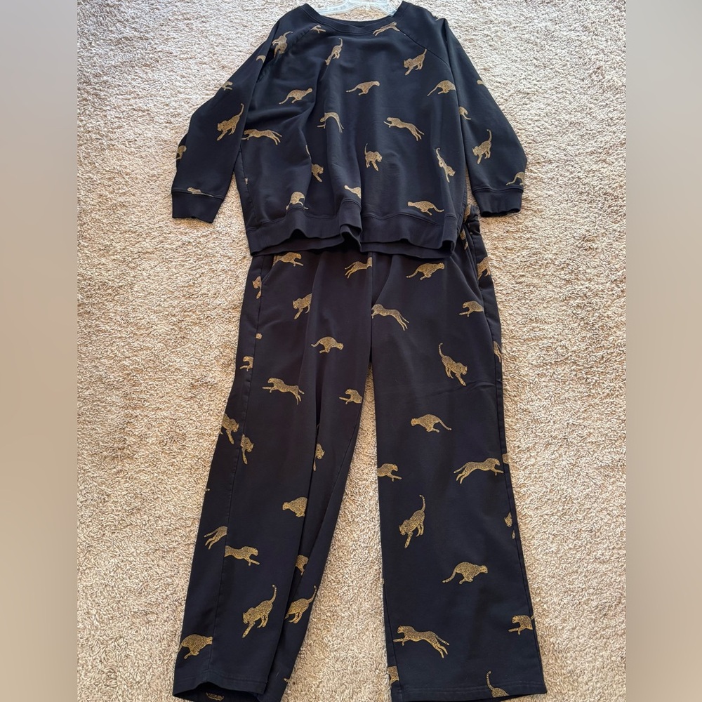 Torrid - Super Soft Fleece Black Cheetah Raglan Sweatshirt + Pant SET - 2X - Picture 11 of 11